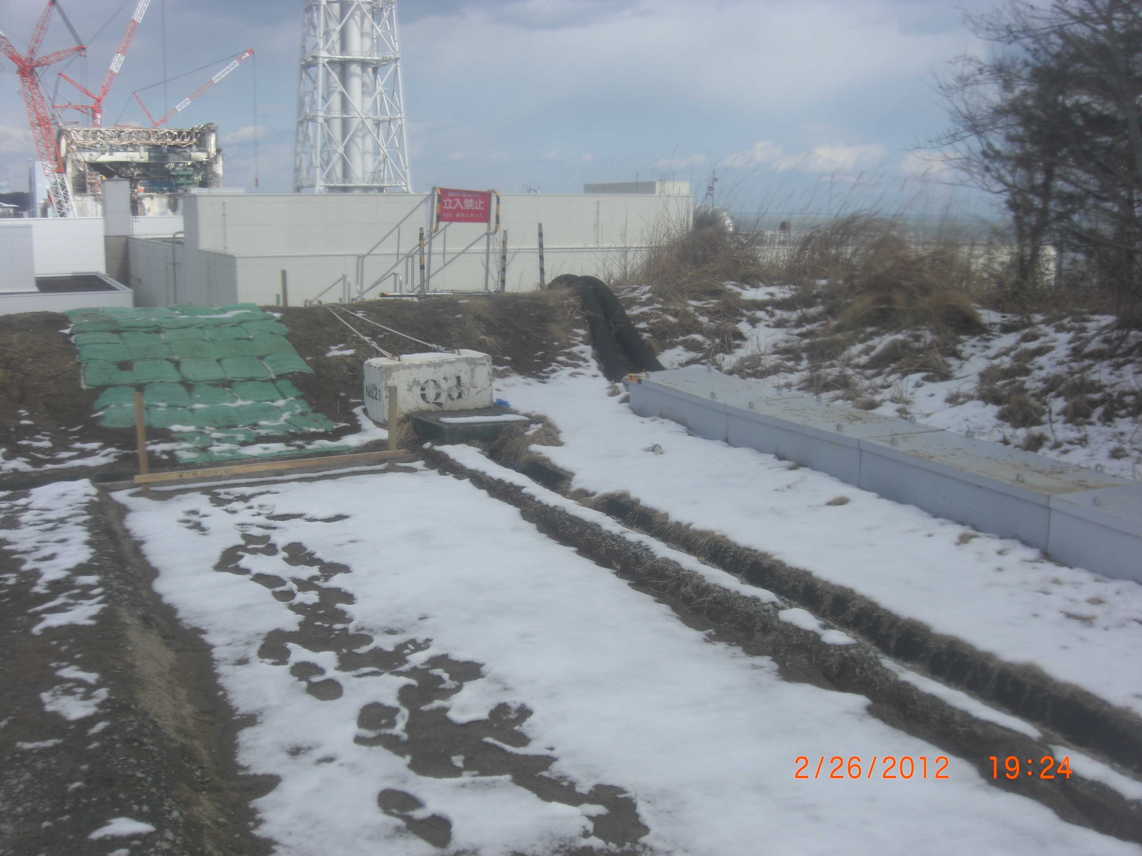 HIHTL Installation at Fukushima with Damaged Reactor 4